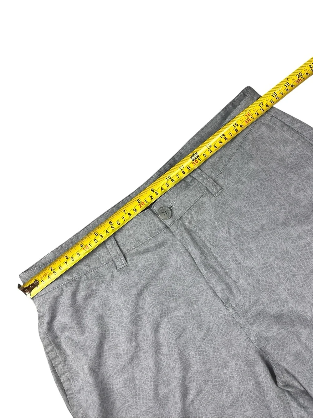 Travis Mathew Golf Shorts Mens 34 Gray Pineapple Print Pattern Stretch 1MU346